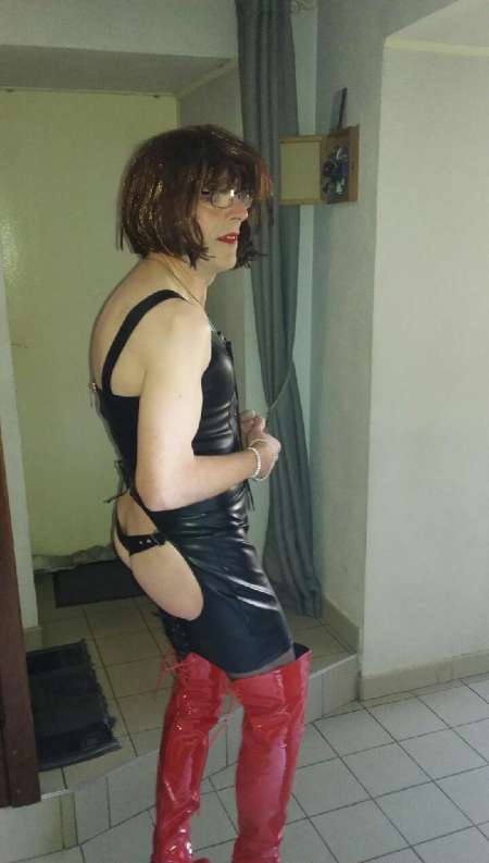 Couple maître travesti soumise