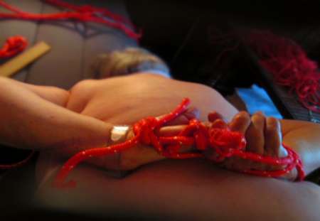 Je donne fessée déculottée cul nu black bienvenue