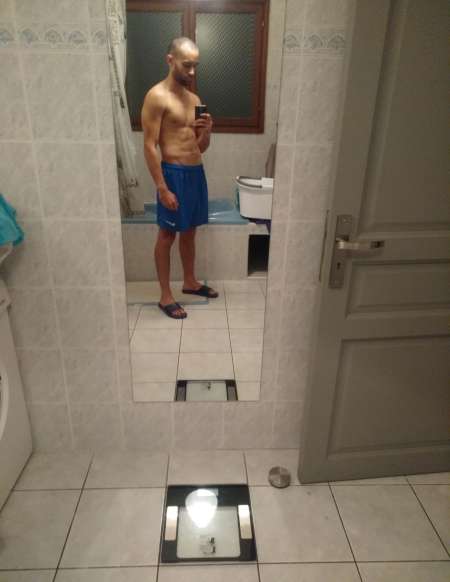 Jeune homme pour femme ou couple libertin