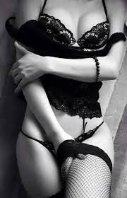 Soumise bi pour couple Dominant