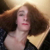 Jeune femme trans pour suggar daddy ou plan cul