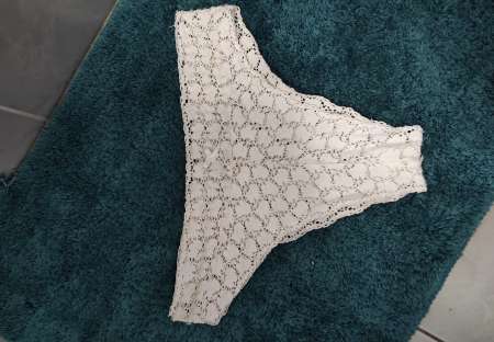 Vend culotte dentelle blanche port�e