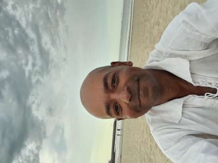 Masseur des iles propose massage