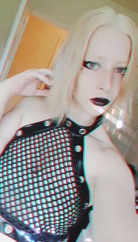 Jeune Dominatrice exp�riment�e 22 ans re�oit