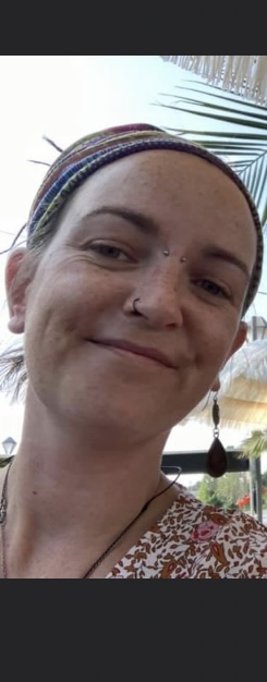 Femme bi, ultra nature, non sodo