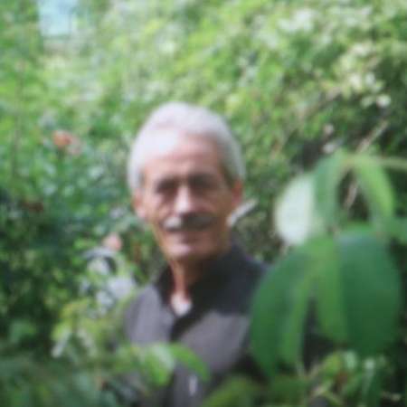 Homme de 65 ans respectueux