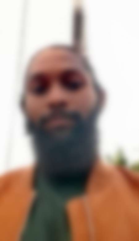 Escorts boy Gigolo 974