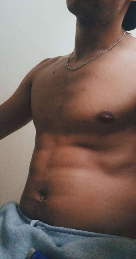 Jeune homme de 33 ans sportif propose massages...