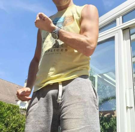 H recheche sa moiti�