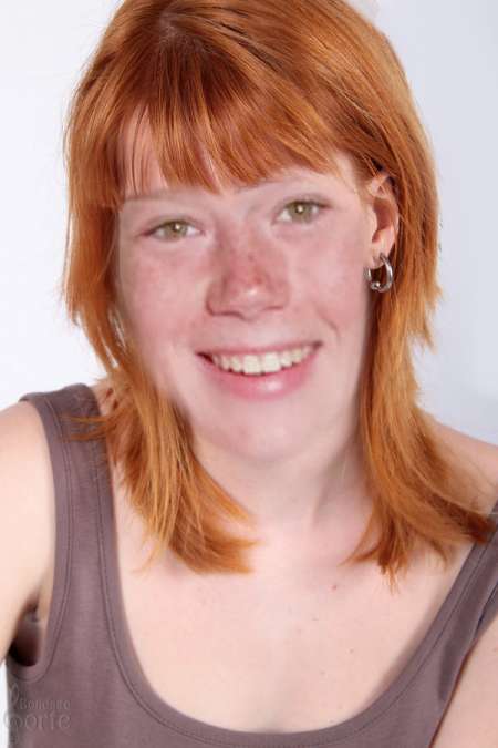 Rousse mignonne et sympa