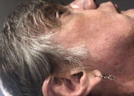 Quelle femme me laissera t�ter ses seins