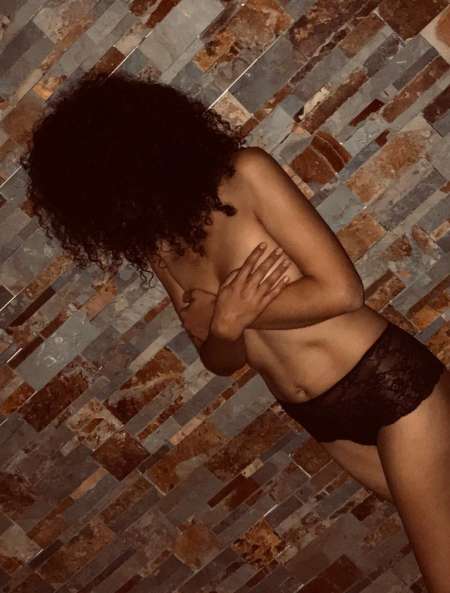 ANNA EROTIQUE MASSAGE