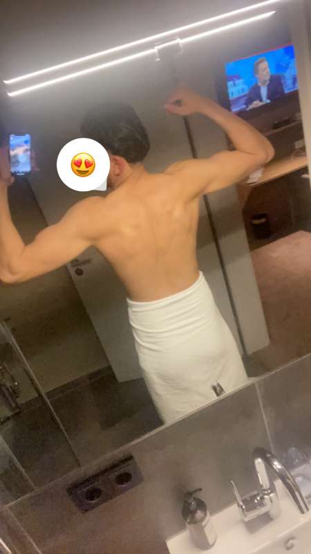 Jeune arabe 21 ans 1m90 cherche moneyslave salope