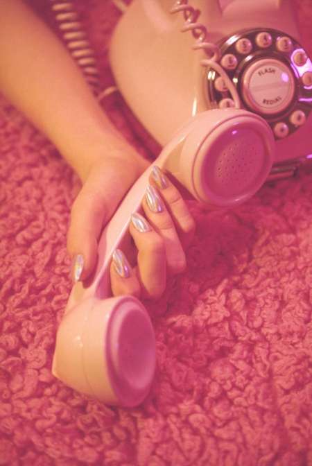 H�tesse au t�l�phone rose (sugar baby)