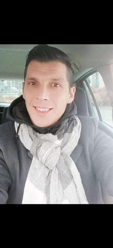 Homme distiinguer et tres doux