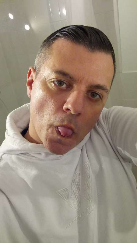 Homme cherche femme pour leur satisfaire leursplai