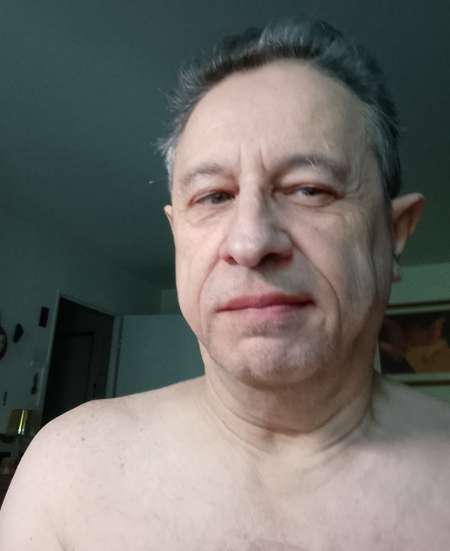 Jeune retrait� passif, cherche son homme � Paris