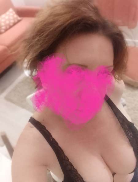  Magnifique rousse pour moment complice