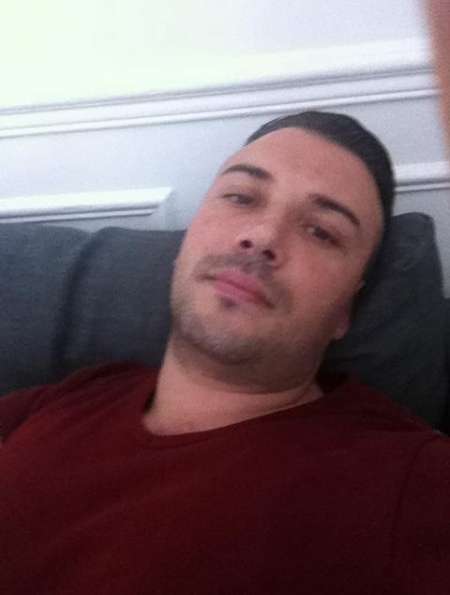 Jeune homme cherche femme ou couple