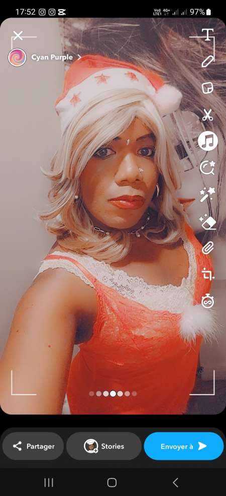 Belle travesti black passi et active recoit