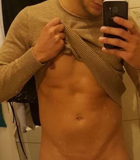 NON VÉNALE : Bel homme pour Femmes sur Paris