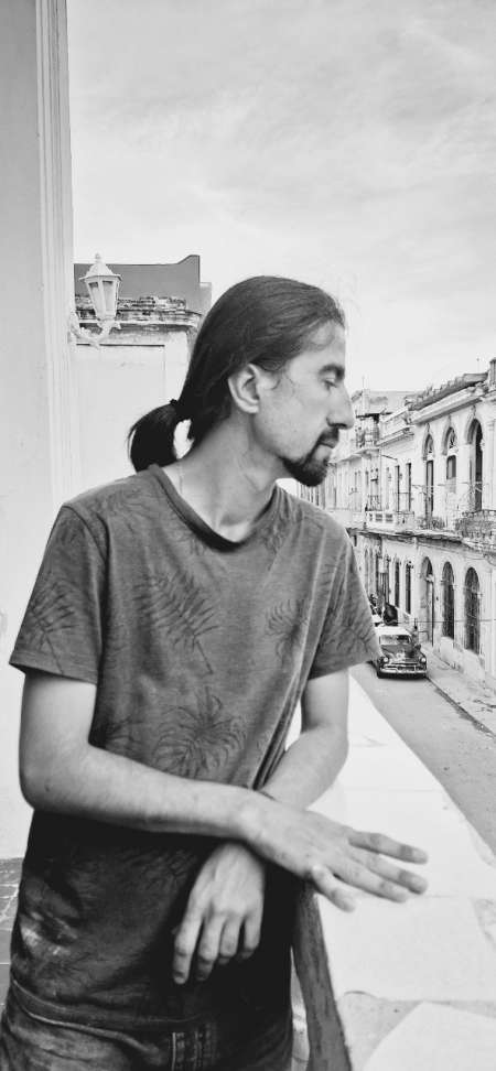 jeune homme pour vous servir maitresse