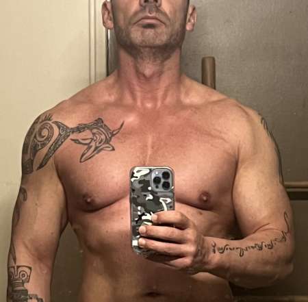 Recherche femme ou tr�s jolie trans