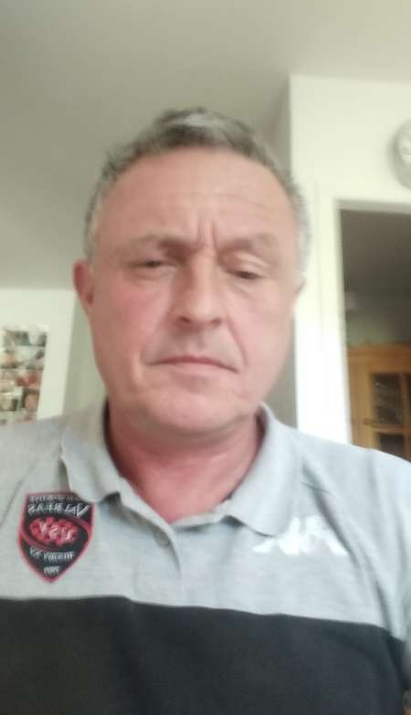 Recherche femme naine