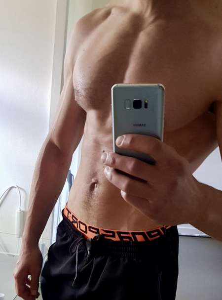 Beau brun marié de 1.92m pr plan cul sans tabou