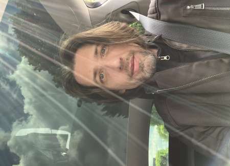 Gentleman quarantenaire aux d�sirs des dames