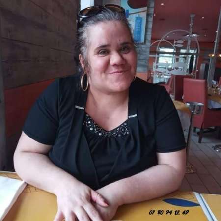 Francaise julia affectueuse