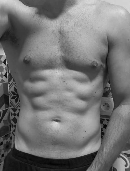  Jeune homme pour voyeuse