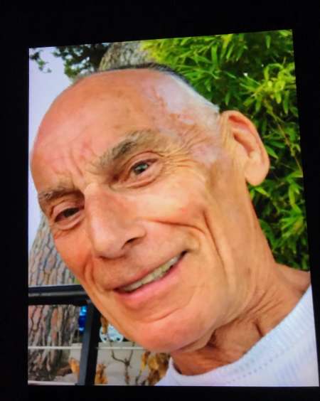 Homme disponible pour passer du bon moment �