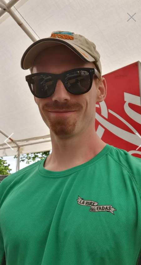 � la recherche de la bonne personne