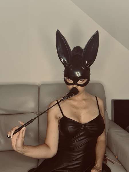 D�esse Esmeralda - Dominatrice � LYON