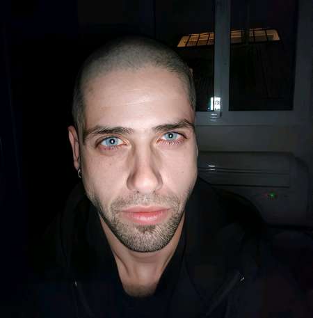  Jeune Homme Latino bien �duqu�