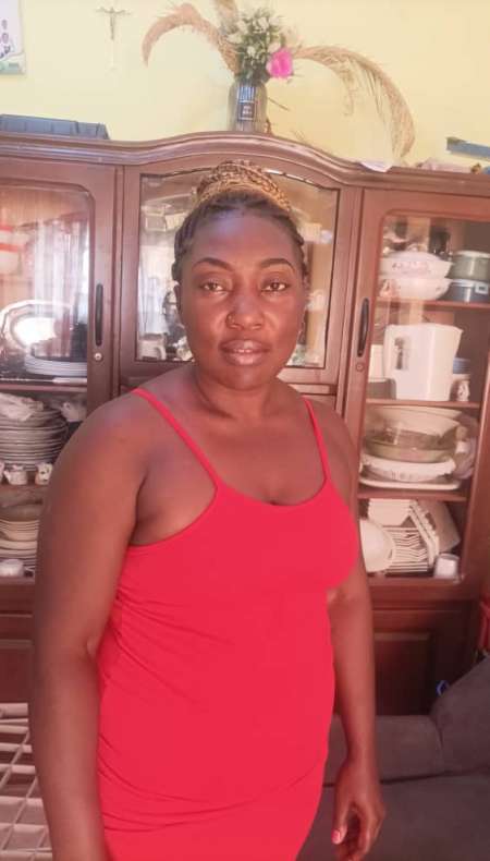 Une femme tr�s seule � la recherche d'un hom�rieux