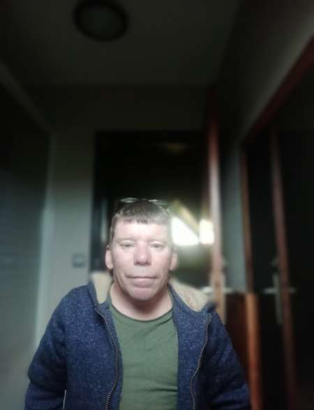 Homme de petite taille