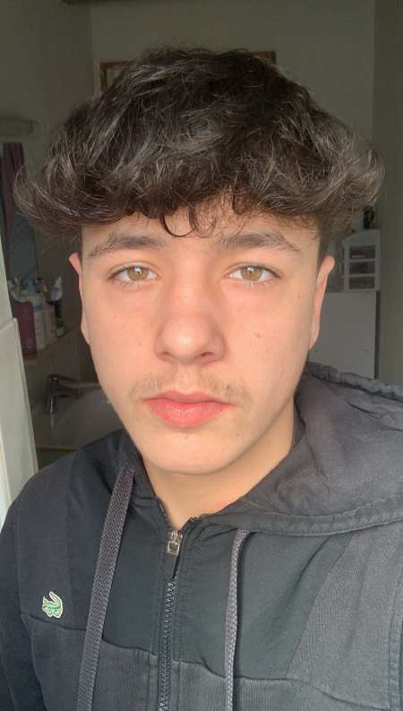 Je cherche une femme de minimum 18 ans a 80/90ans