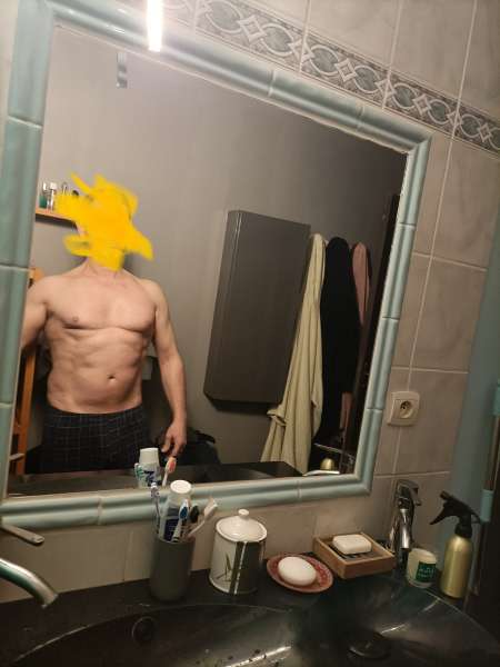 Homme cherche femme pour moment coquin