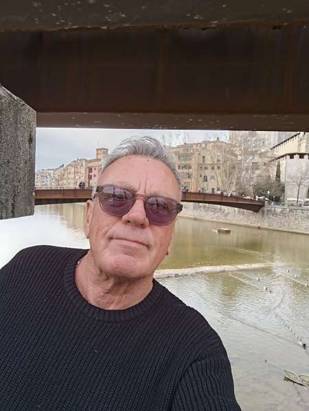 ch un mec pour le sucer ext ou recois