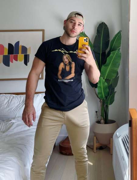 Cherche belle femme aux beaux pieds