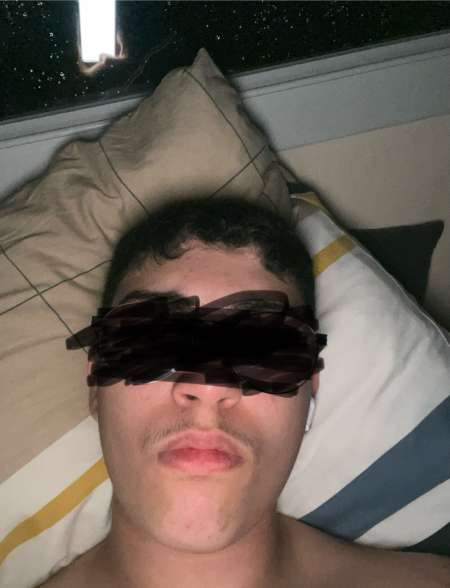Jeune homme qui cherche à faire sa première fois