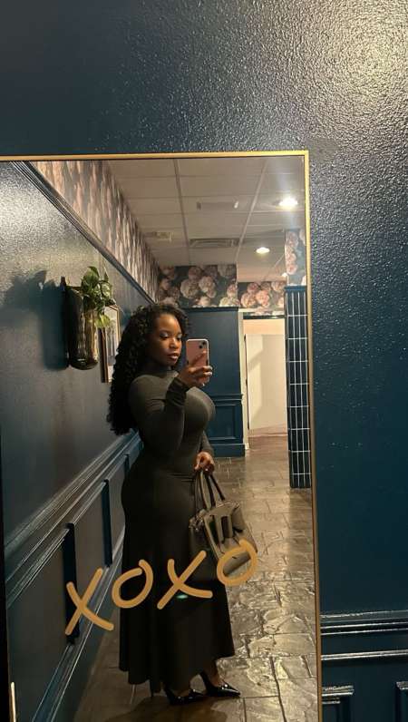 Dominatrice noire cherche soumis