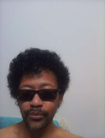 Je cherche des hommes et femmes dans la région de