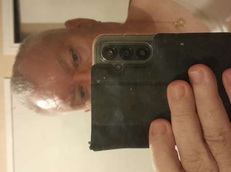 Cherche femme, couple pour massage, calinoth�rapie