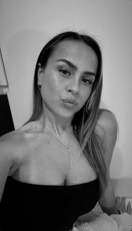  Femme chaude dispo pour nudes et show cam