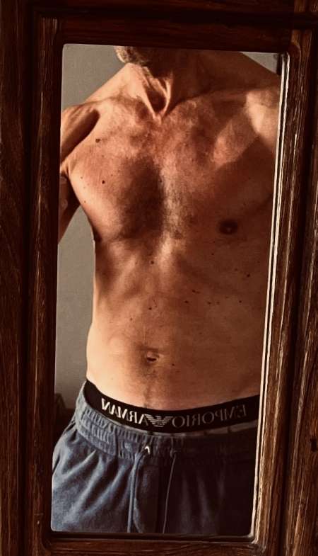 Homme en d�placement professionnel ch femme sexy