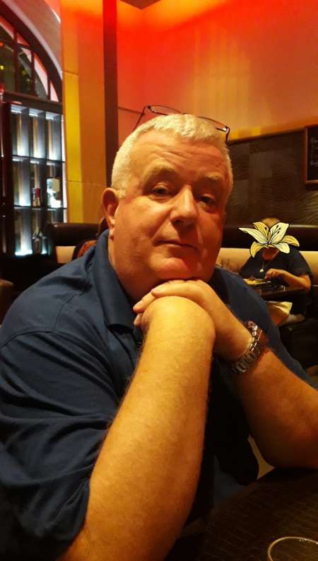 H 64ans ch masseuse naturiste