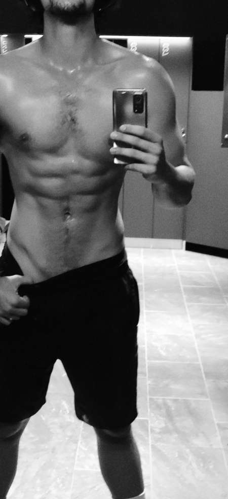 Escort boy homme en Room service pour femmes